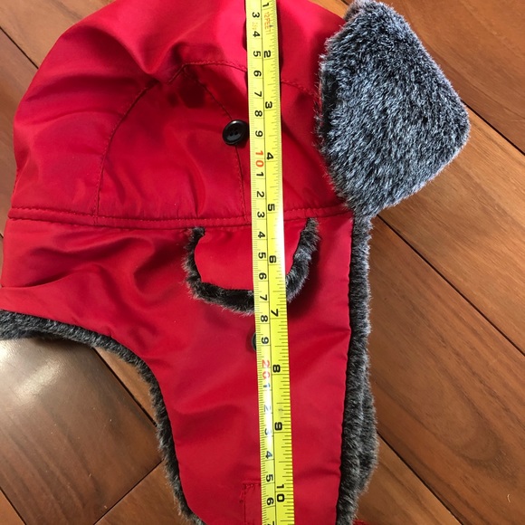 Winter hat Red with Warm fuzzy ear-covers flaps - Picture 2 of 6